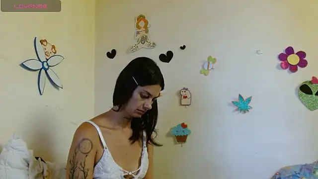 Akasha001 online show from October 2025 02:40:01 PM