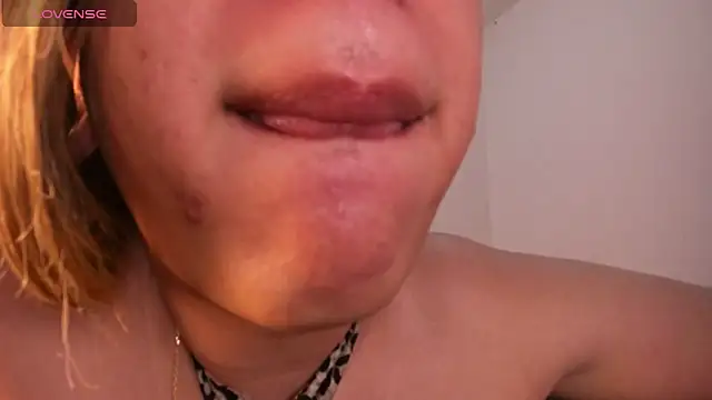 Snapshot of Mia_for_you_lovee chatting on November 2025 10:58:02 AM Mia for you lovee online show from November 2025 10:58:02 AM