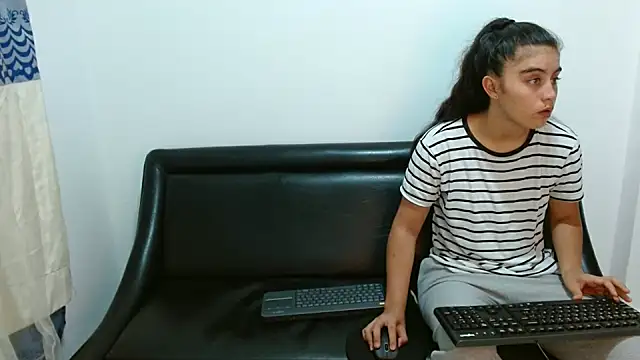 Cristalll 0925 online show from October 2025 11:17:02 PM
