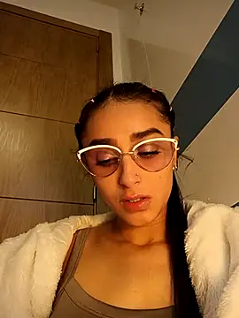 CandyFoxter  online show from January 2026 06:04:02 PM