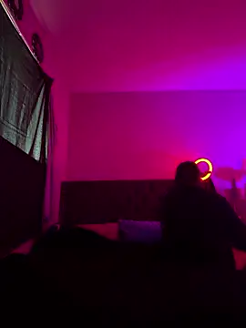 1n0nlythroat online show from January 2026 11:11:01 PM