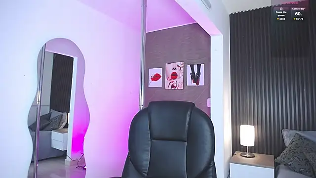 Snapshot of Dulcerose_01 chatting on October 2025 08:32:01 PM Dulcerose 01 online show from October 2025 08:32:01 PM