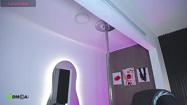 Snapshot of Dulcerose_01 chatting on October 2025 12:34:01 AM Dulcerose 01 online show from October 2025 12:34:01 AM