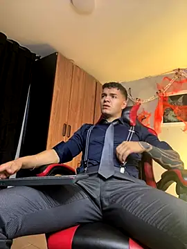 ALPHA DOMINUS  online show from October 2025 04:33:01 AM