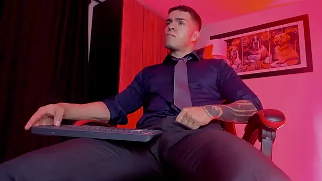 ALPHA DOMINUS  online show from February 2026 03:59:01 AM