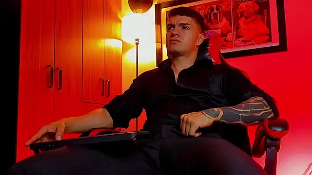 ALPHA DOMINUS  online show from November 2025 04:01:01 AM