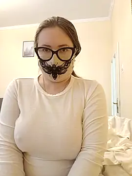 ShyPampBlondie online show from October 2025 11:00:01 AM