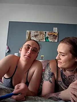 AndHerXO online show from February 2026 01:44:01 PM