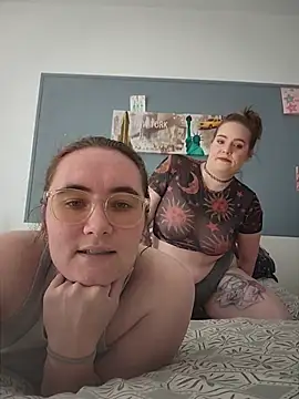 Snapshot of AndHerXO chatting on July 2026 04:04:01 PM AndHerXO online show from July 2026 04:04:01 PM