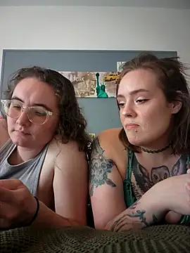 AndHerXO online show from February 2026 02:02:01 PM