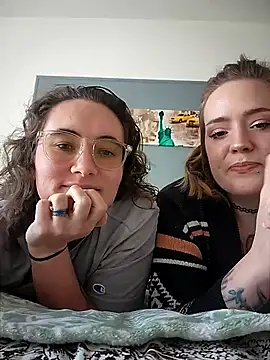 AndHerXO online show from December 2025 01:46:02 PM