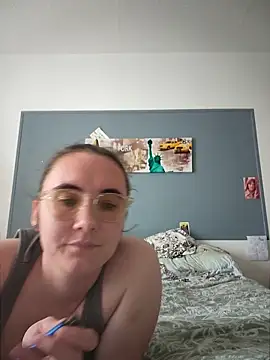 AndHerXO online show from April 2026 02:42:02 PM