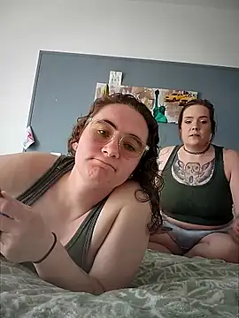 AndHerXO online show from March 2026 12:31:02 PM