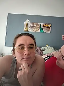 AndHerXO online show from April 2026 03:38:01 PM