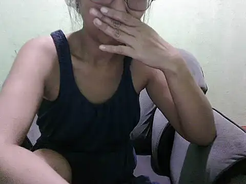 Snapshot of HotLadyPinay32 chatting on February 2026 08:45:01 AM HotLadyPinay32 online show from February 2026 08:45:01 AM