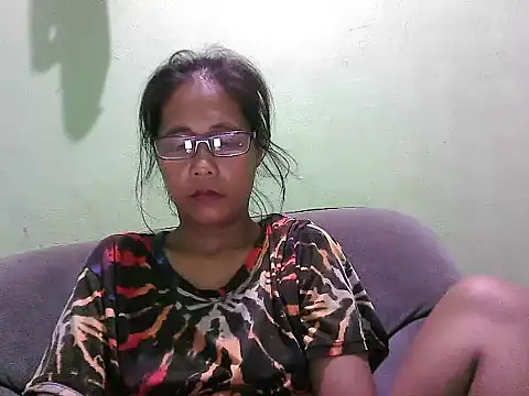 HotLadyPinay32 online show from April 2026 12:39:01 PM
