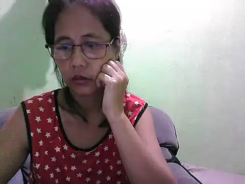 Snapshot of HotLadyPinay32 chatting on February 2026 10:31:01 PM HotLadyPinay32 online show from February 2026 10:31:01 PM