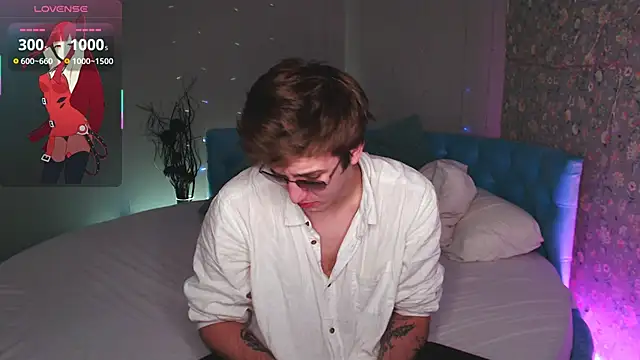 KiskaKurt online show from September 2025 11:26:01 AM