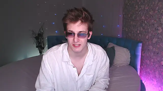 KiskaKurt online show from September 2025 09:09:01 PM