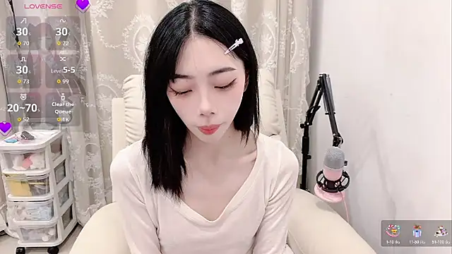 Snapshot of tuantuanle chatting on June 2026 03:28:02 PM tuantuanle online show from June 2026 03:28:02 PM