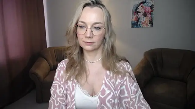 Ava Elior online show from July 2026 11:39:01 AM