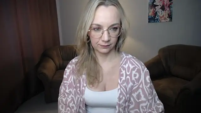 Ava Elior online show from July 2026 12:02:01 PM