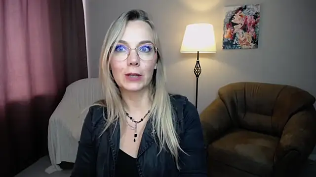 Ava Elior online show from September 2025 12:15:01 PM