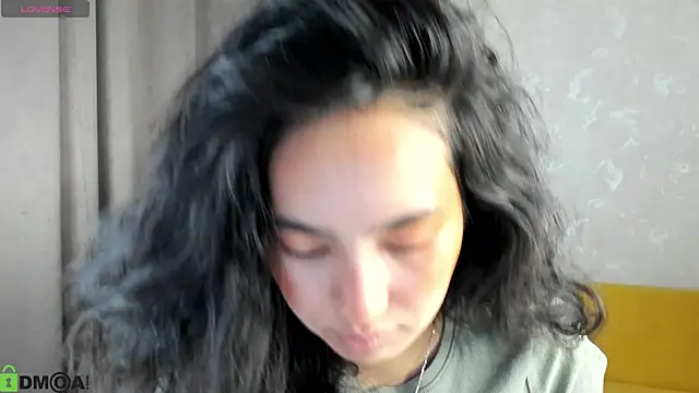 FlirtyAura online show from December 2025 03:45:02 AM