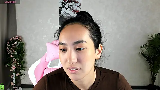 FlirtyAura online show from November 2025 03:45:01 AM