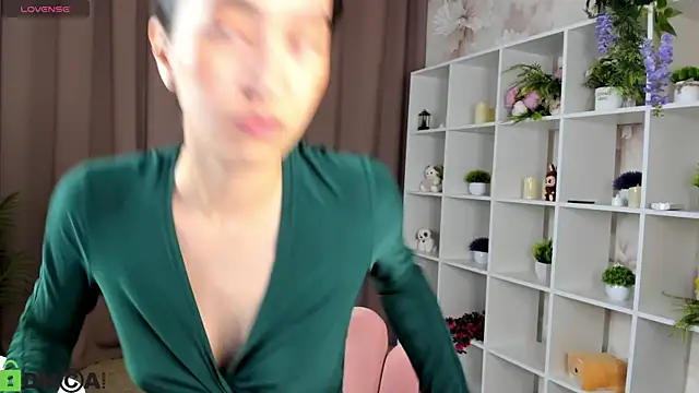 FlirtyAura online show from May 2026 03:13:01 AM