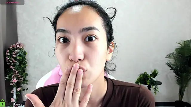 FlirtyAura online show from October 2025 01:48:02 AM