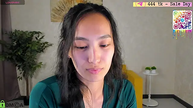 FlirtyAura online show from May 2026 04:04:02 PM