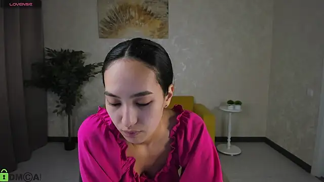 FlirtyAura online show from April 2026 03:52:02 AM