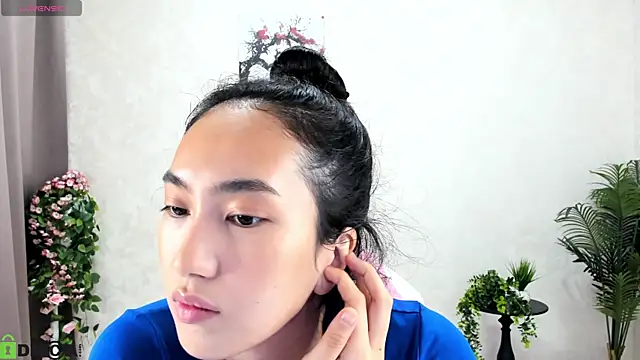 FlirtyAura online show from October 2025 02:43:01 AM