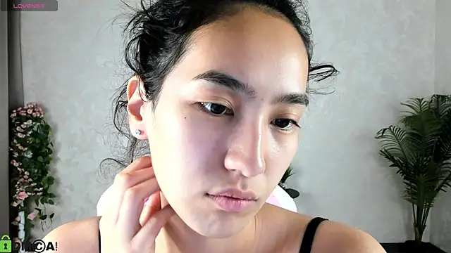 FlirtyAura online show from October 2025 01:51:01 AM