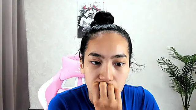 FlirtyAura online show from November 2025 02:50:02 AM