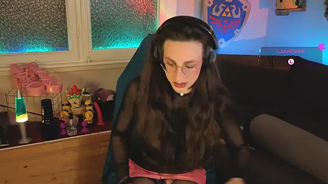 Zesty Peach online show from May 2026 12:11:01 AM