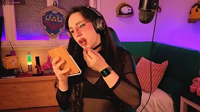 Zesty Peach online show from June 2026 11:10:01 PM