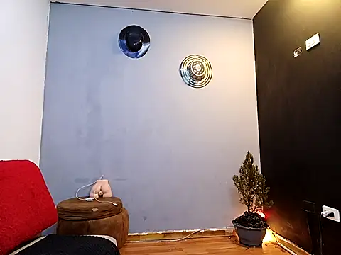 jhonny thes28 online show from October 2025 12:00:01 AM