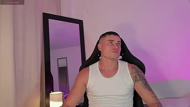 connorsmiith online show from May 2026 01:48:07 AM