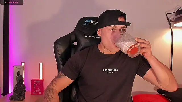 Snapshot of connorsmiith chatting on July 2026 02:07:02 PM connorsmiith online show from July 2026 02:07:02 PM