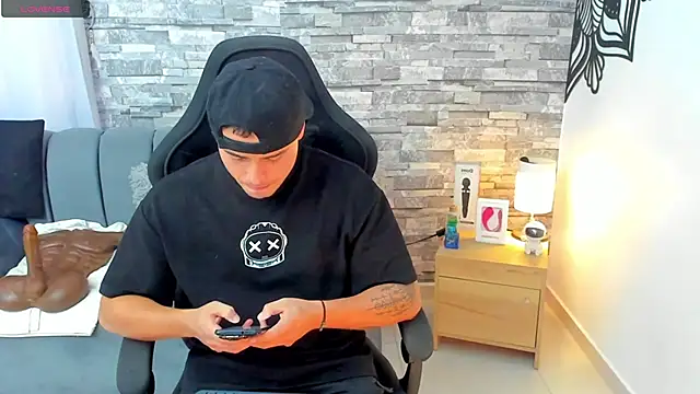 connorsmiith online show from September 2025 12:23:01 PM