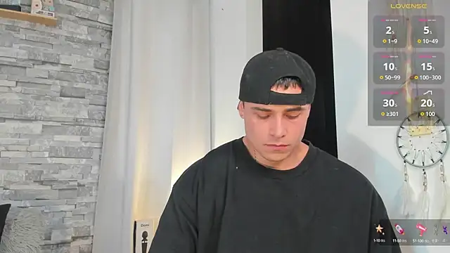 connorsmiith online show from October 2025 02:38:02 PM