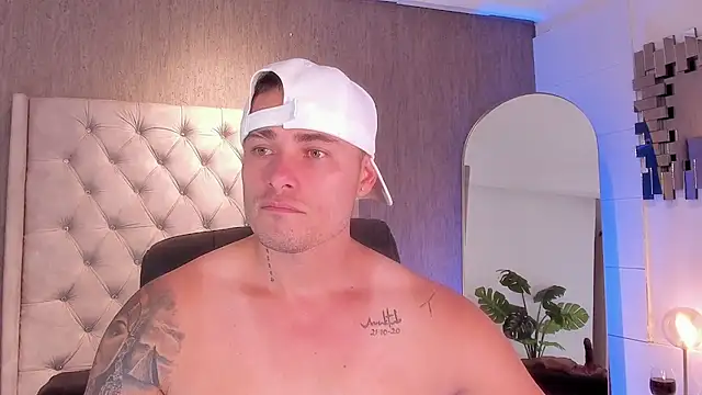 connorsmiith online show from May 2026 02:05:02 AM