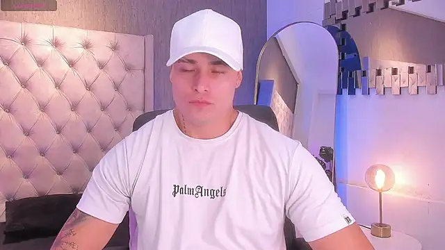 connorsmiith online show from May 2026 11:51:02 PM