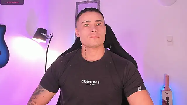 connorsmiith online show from May 2026 12:00:02 PM