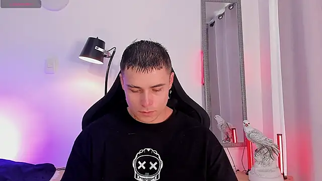 connorsmiith online show from May 2026 09:57:01 PM