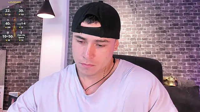 connorsmiith online show from October 2025 01:45:02 PM
