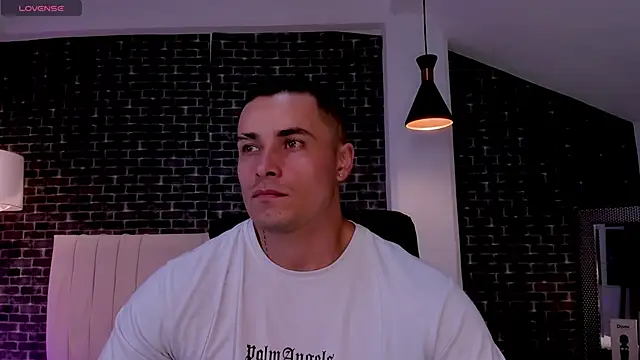 connorsmiith online show from April 2026 12:24:01 AM