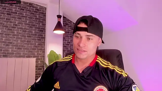 connorsmiith online show from March 2026 12:09:02 PM